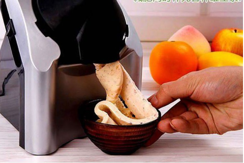 FreshSwirl Classic Automatic Ice Cream Maker (One Set)