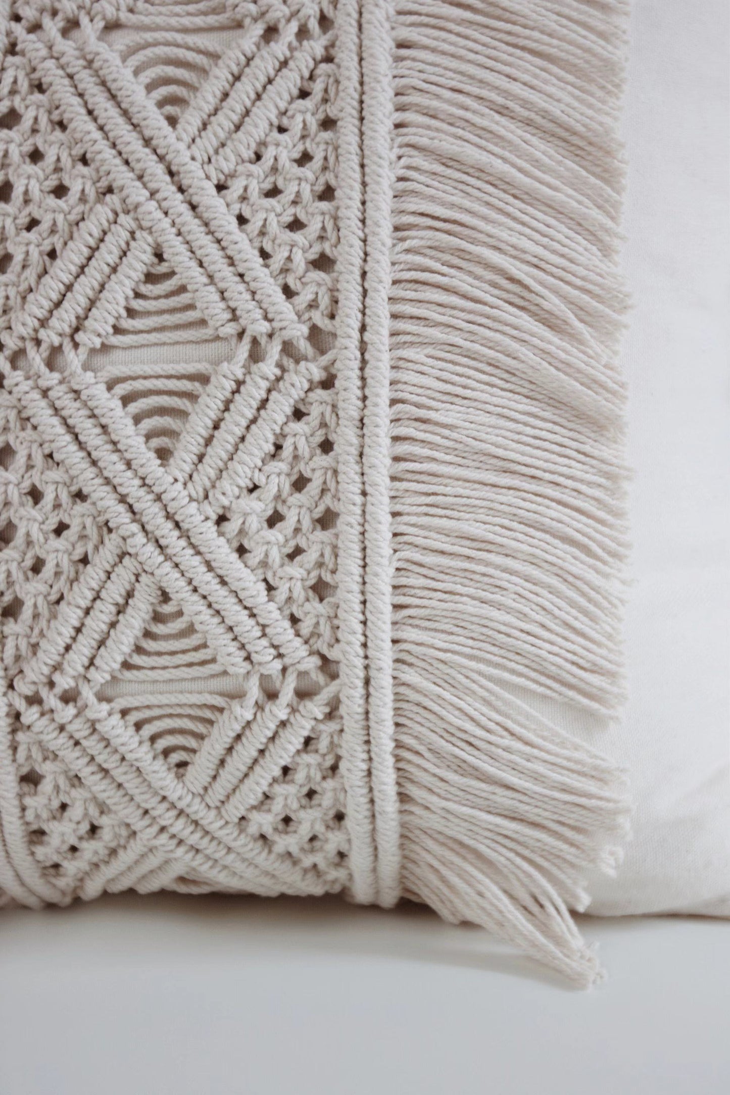 Woven Pillowcase with Tassel Design