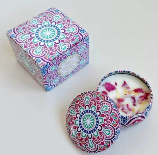شمعة معطرة بالزهور