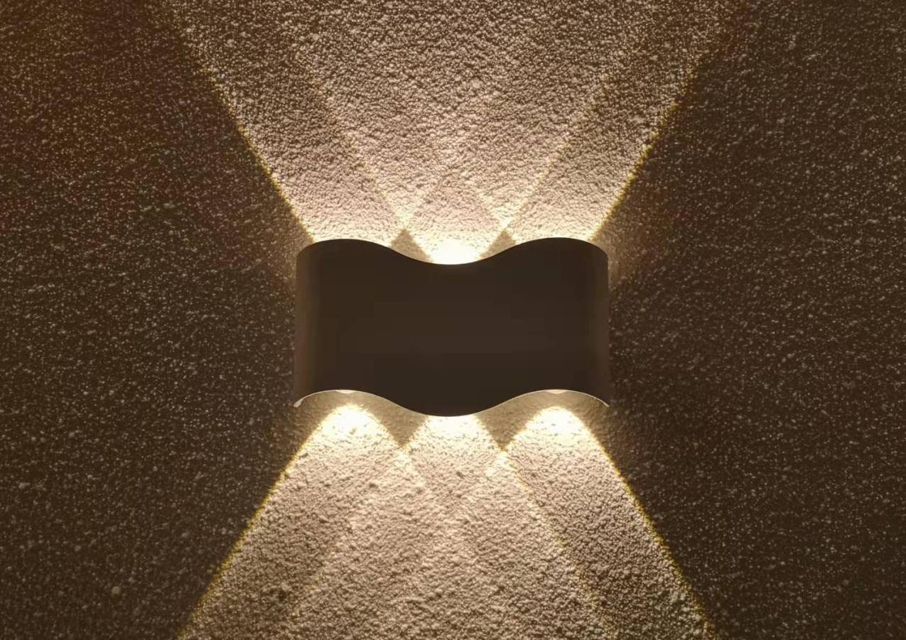 Outdoor LED Wall Light for Patio and Stairway