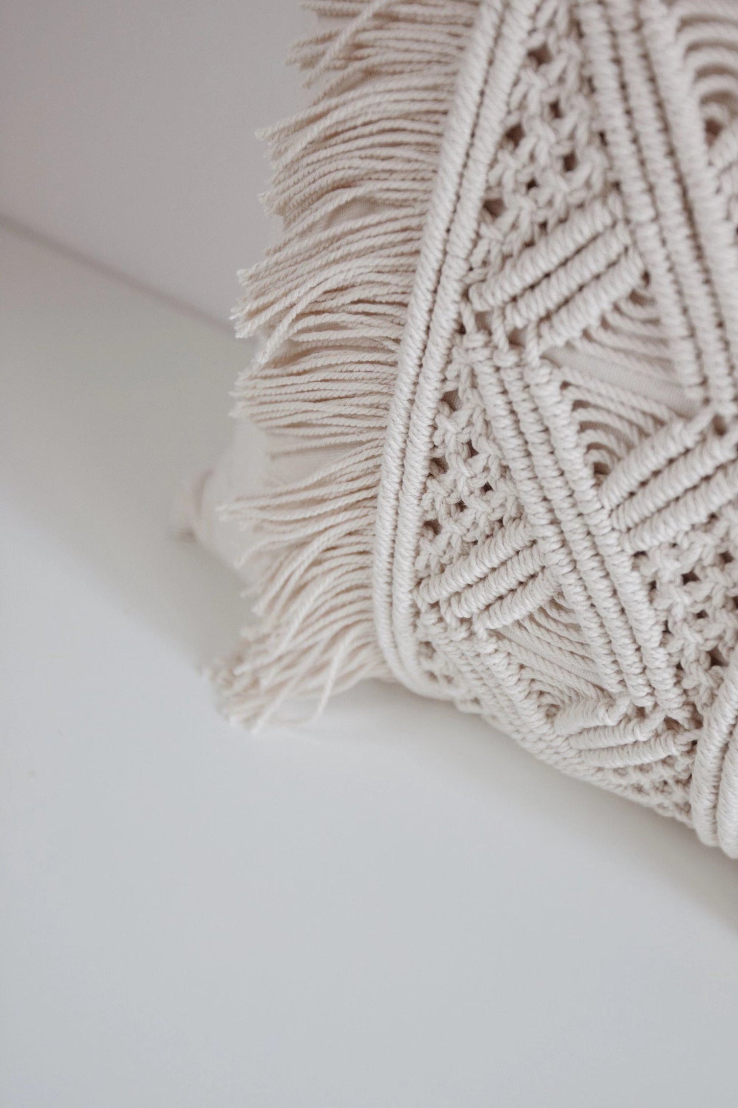 Woven Pillowcase with Tassel Design