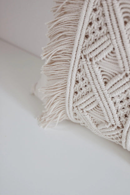 Woven Pillowcase with Tassel Design